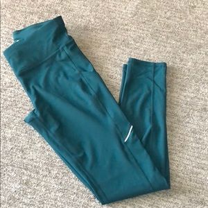 Xersion fitted size Med dark green workout pants